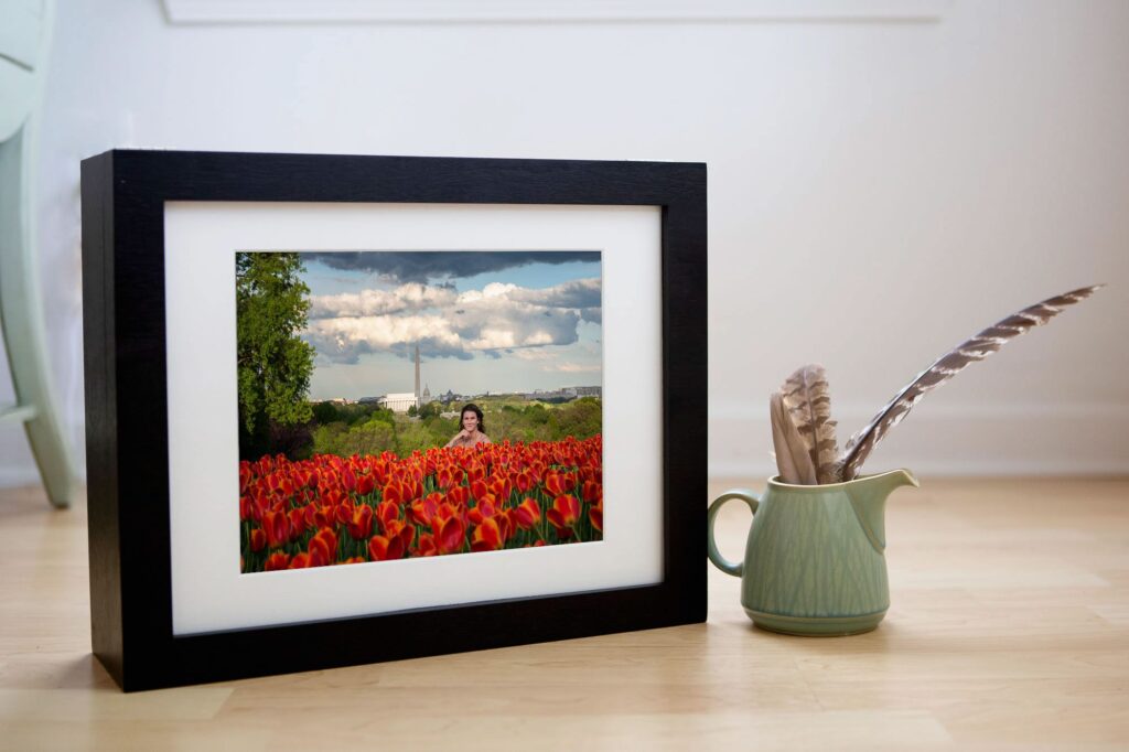 how a portrait box displays family photos